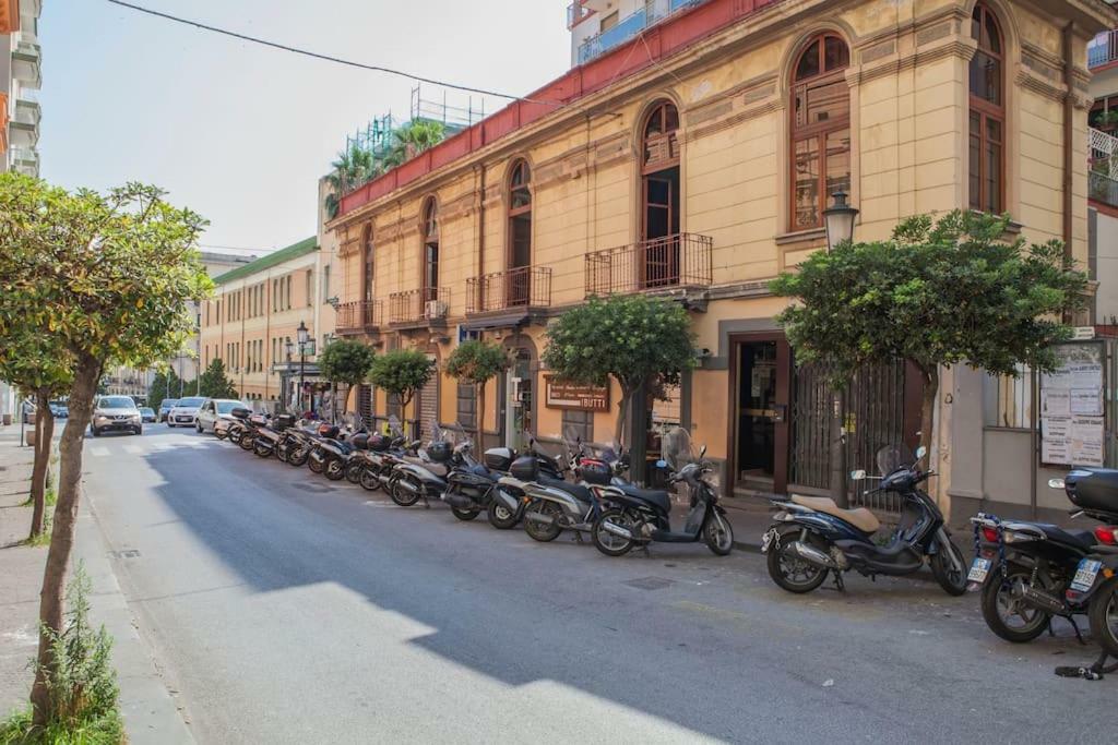 Bilocale In Centro Apartment Salerno Ngoại thất bức ảnh